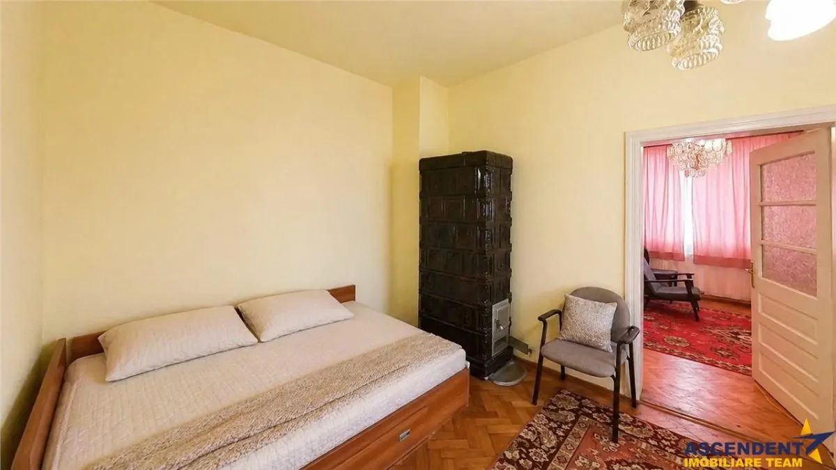 Casa cu spatiu comercial, 1.000mp teren anexe, areal Central, Reghin - foto 7