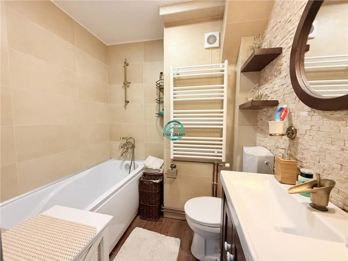 Inchiriez apartament cu 3 camere situat ultracentral complet mobilat - foto 10