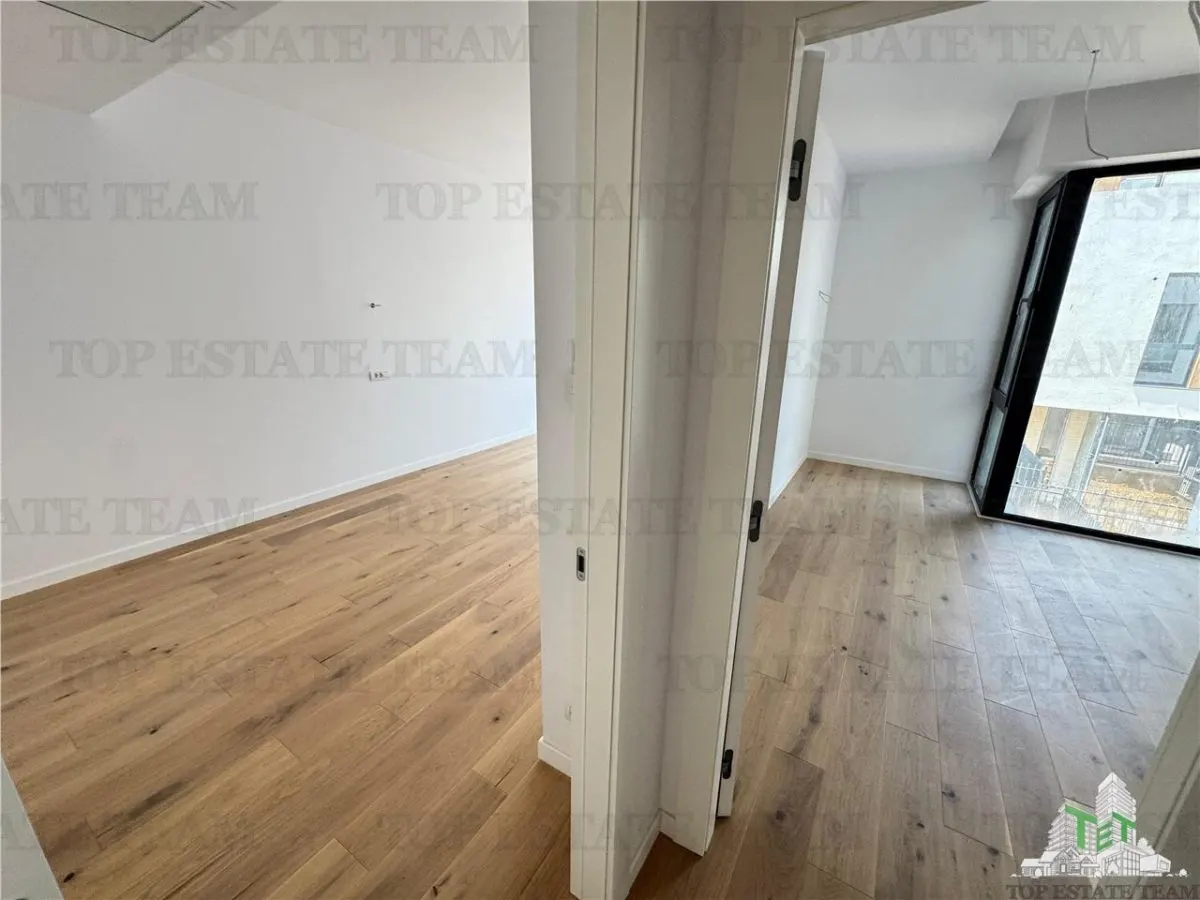 Vila de vanzare in Pipera, Nordul Bucurestiului | Curte privata, terasa panoramica si 2 locuri de parcare - foto 14