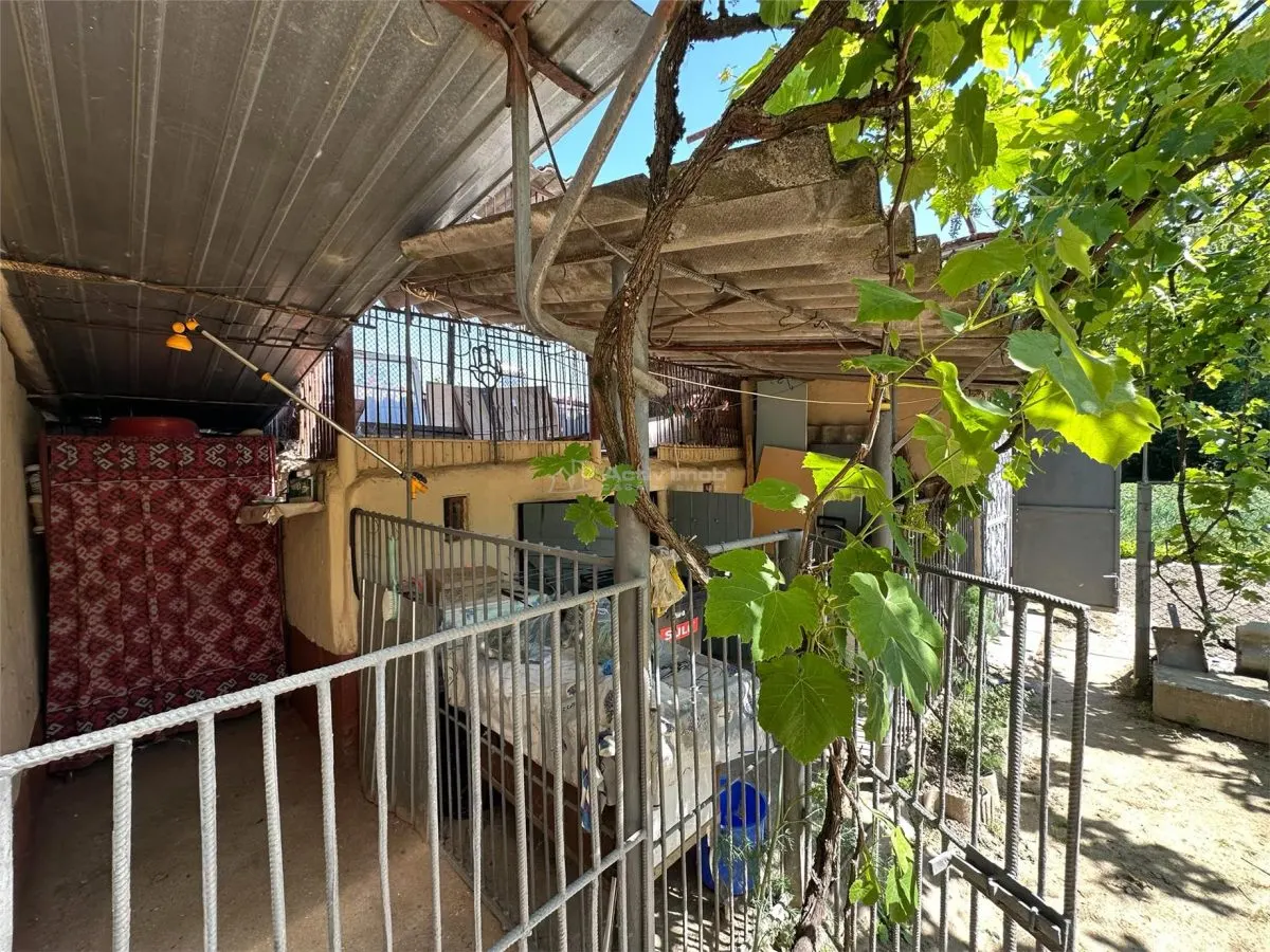 Casa Cocheta, Locuibila imediat,  cu Gradina si Curte,1500mp., Com.Birda. - foto 16