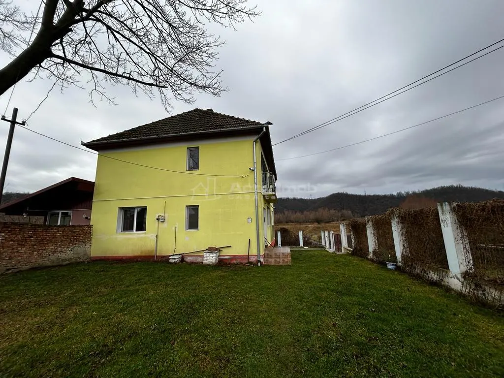 Bocsa Casa D+P+Etj.1. Garaj si Teren, Zona Mioritica. - foto 12