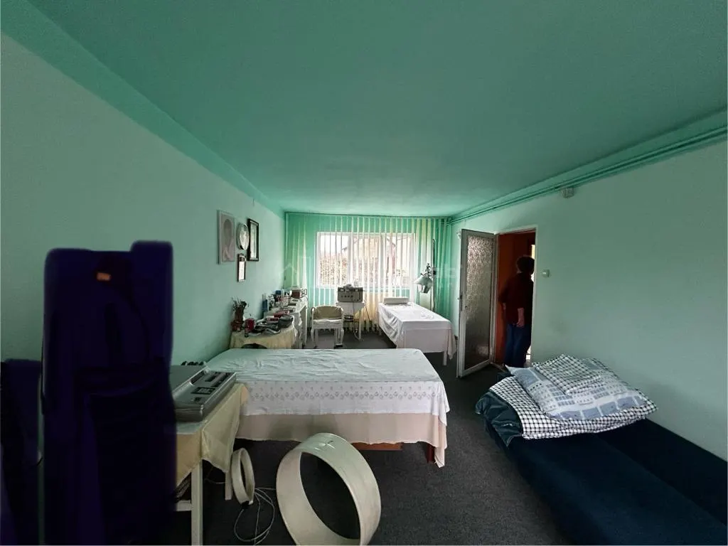 Bocsa Casa D+P+Etj.1. Garaj si Teren, Zona Mioritica. - foto 5