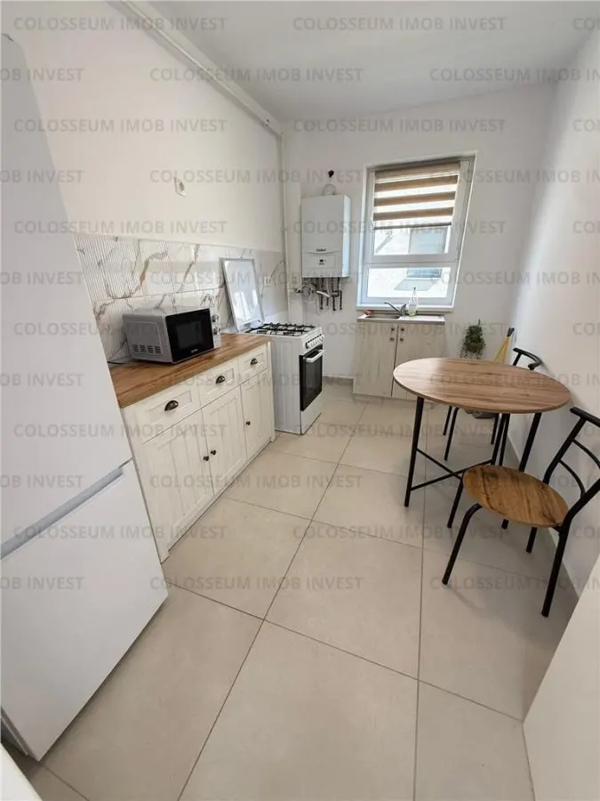 Apartament 3 camere, decomandat - zona Tractorul - foto 3