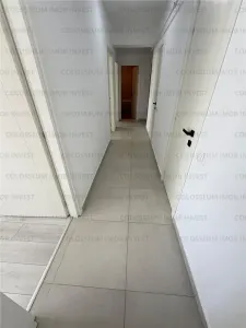 Apartament 3 camere, decomandat - zona Tractorul - foto 9