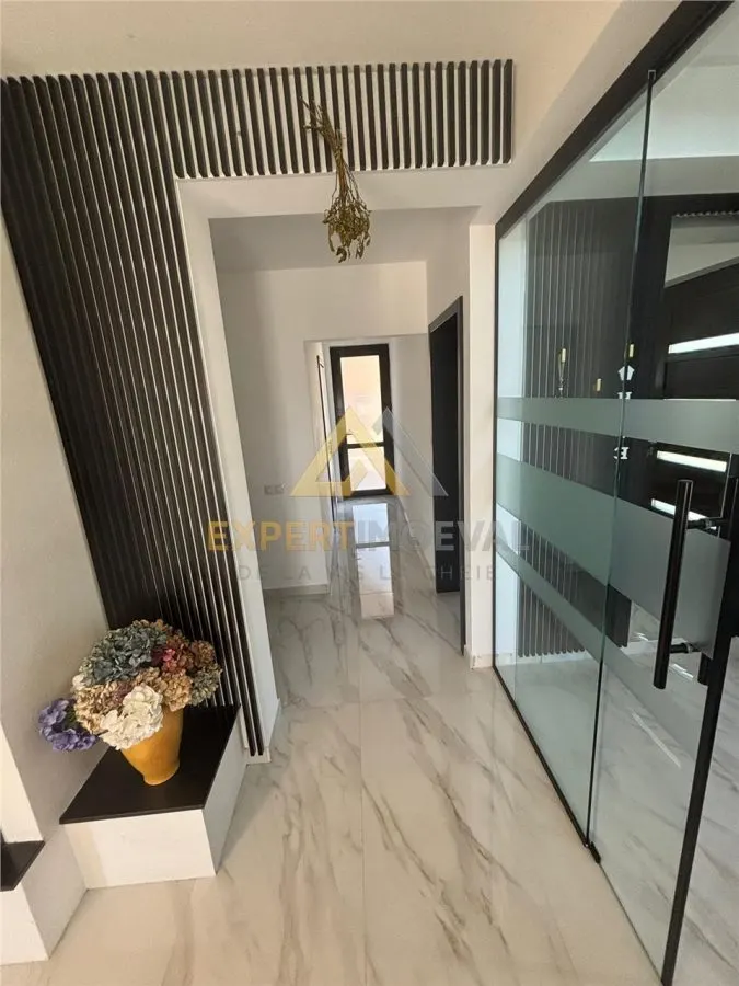 Casa deosebita in Tautii Magheraus str 9 de vanzare - foto 2