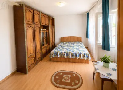 Apartament 3 camere, 70 mp total, 2 balcoane, Intr. Violetelor - BISTRITA, BN - foto 3
