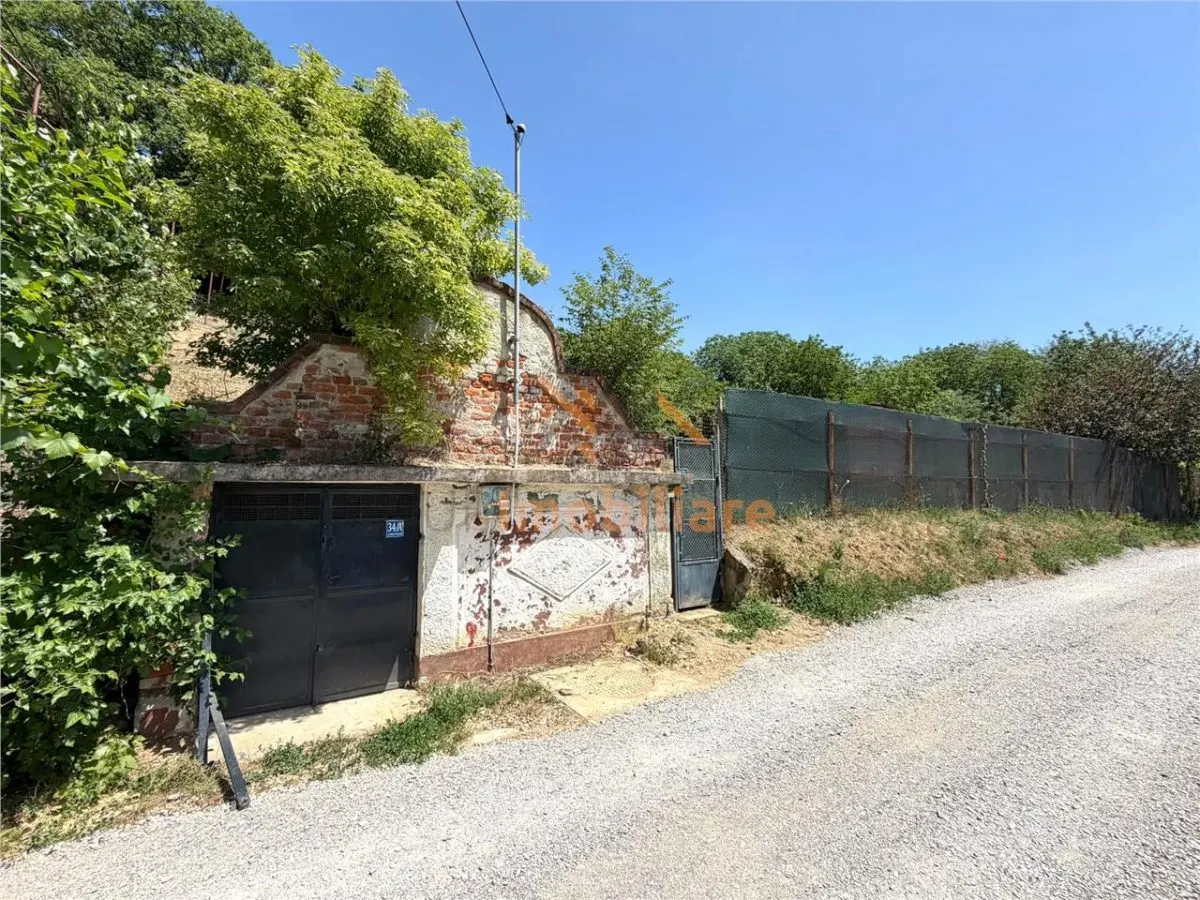 TEREN INTRAVILAN CU PIVNITA | 884 MP | ZONA EPISCOPIA | ORADEA - foto 1