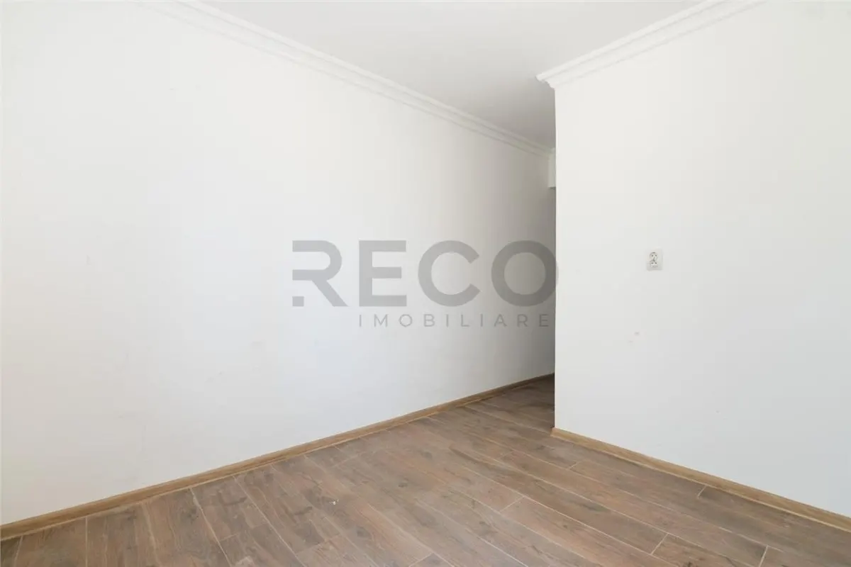 RECO Garsoniera renovata Rogerius etaj 2 - foto 2
