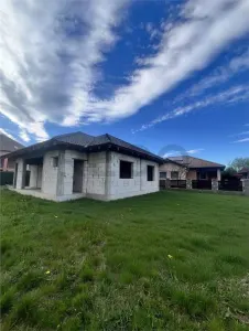 RECO Casa la rosu in Santandrei- la asfalt - Santandrei