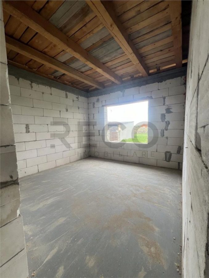 RECO Casa la rosu in Santandrei- la asfalt - foto 9