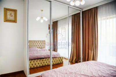 Casa intr-o zona linistita cu garaj si teren-1091 mp - foto 11
