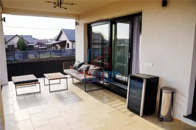 Casa intr-o zona linistita cu garaj si teren-1091 mp - foto 19