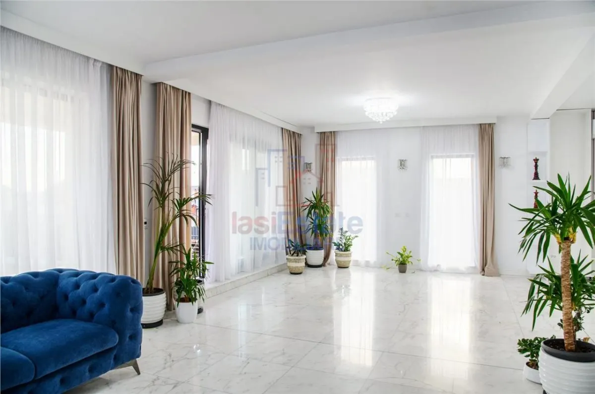 Casa intr-o zona linistita cu garaj si teren-1091 mp - foto 4
