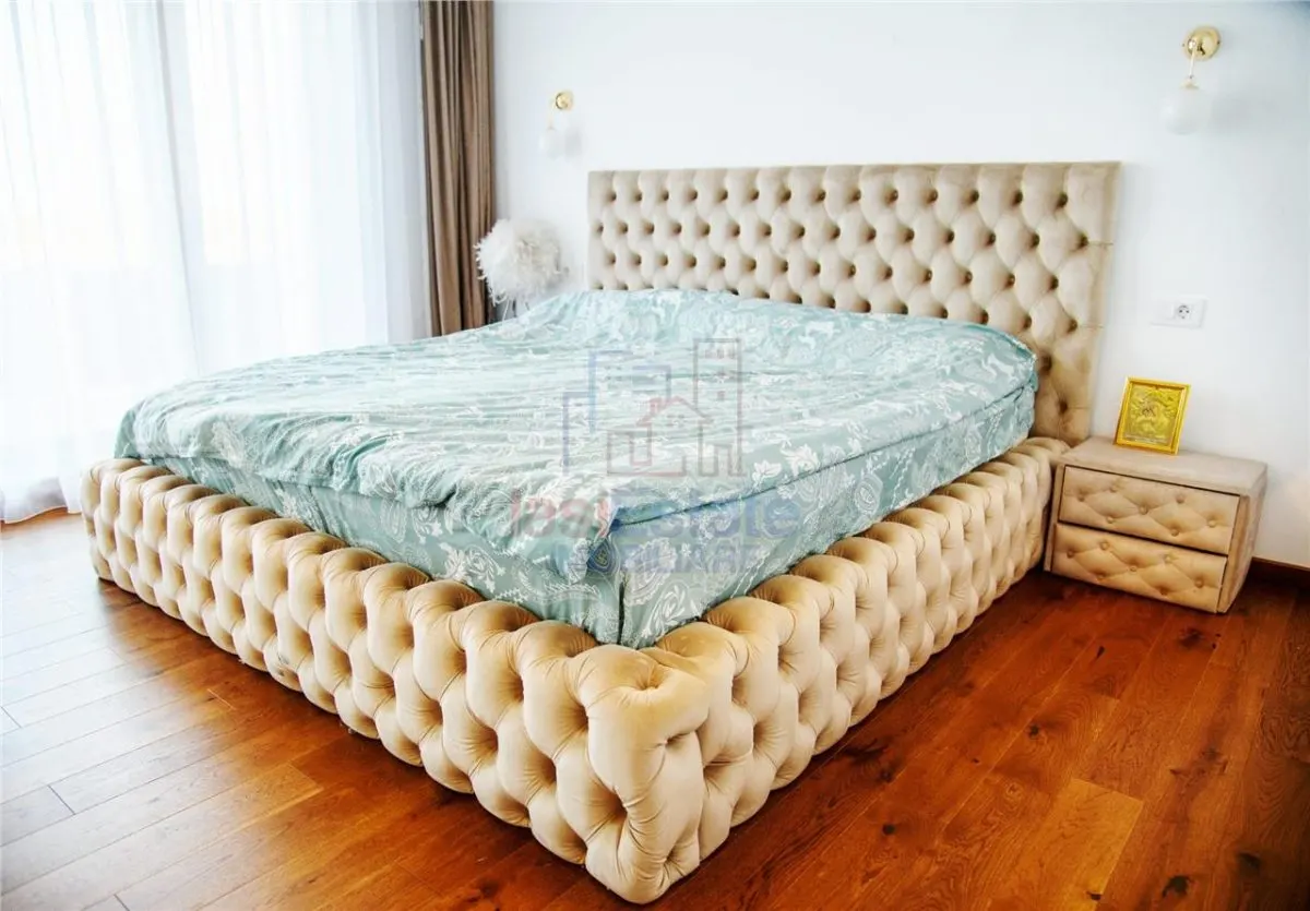 Casa intr-o zona linistita cu garaj si teren-1091 mp - foto 10