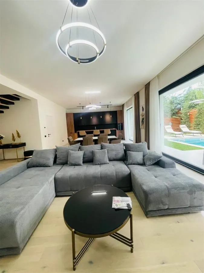 INCHIRIERE VILA 5 camere LUX cu piscina in Zona Erou  Iancu Nicolae - foto 2