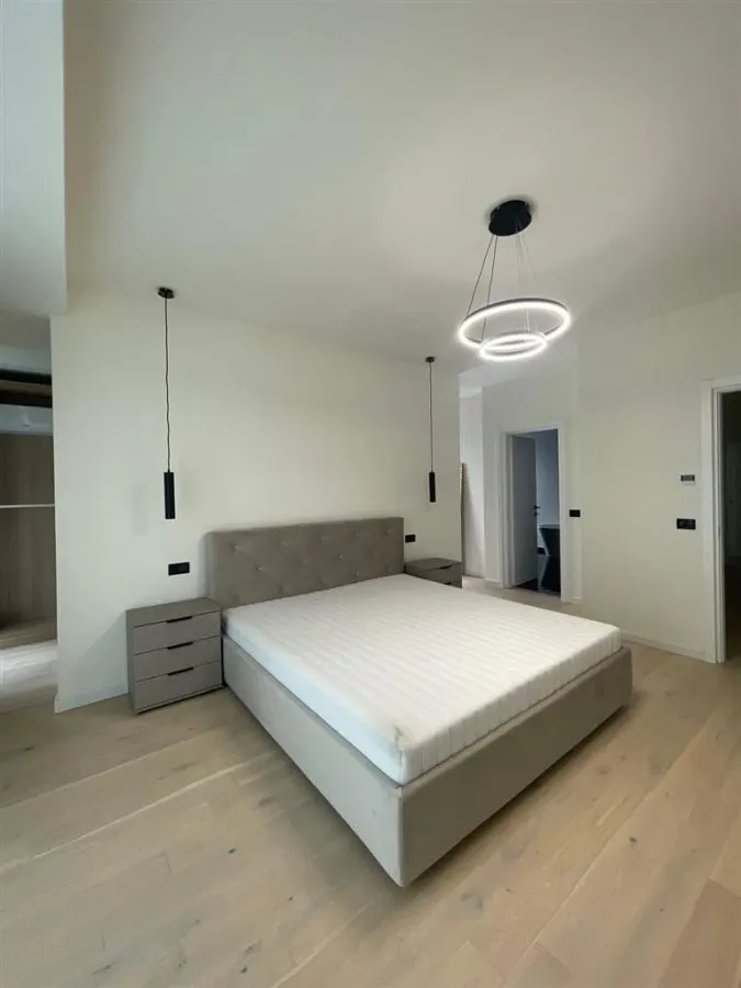 INCHIRIERE VILA 5 camere LUX cu piscina in Zona Erou  Iancu Nicolae - foto 14