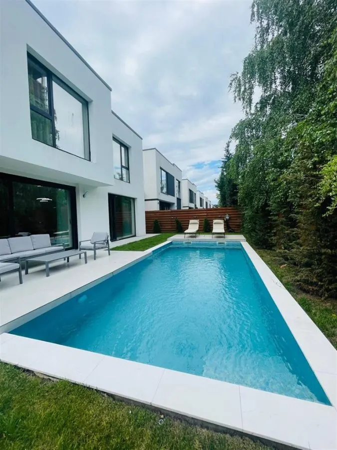 INCHIRIERE VILA 5 camere LUX cu piscina in Zona Erou  Iancu Nicolae - foto 23