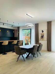 INCHIRIERE VILA 5 camere LUX cu piscina in Zona Erou  Iancu Nicolae - foto 7