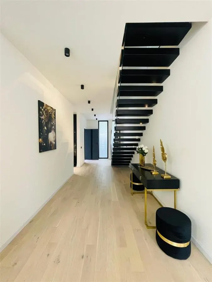 INCHIRIERE VILA 5 camere LUX cu piscina in Zona Erou  Iancu Nicolae - foto 10