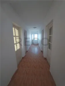 RECO Pensiune / azil cu 2 etaje si hala mare in Ineu de Cris - foto 15