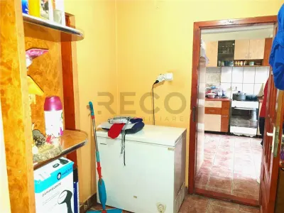 RECO Teren Mare cu 2 case in Biharia. - foto 24