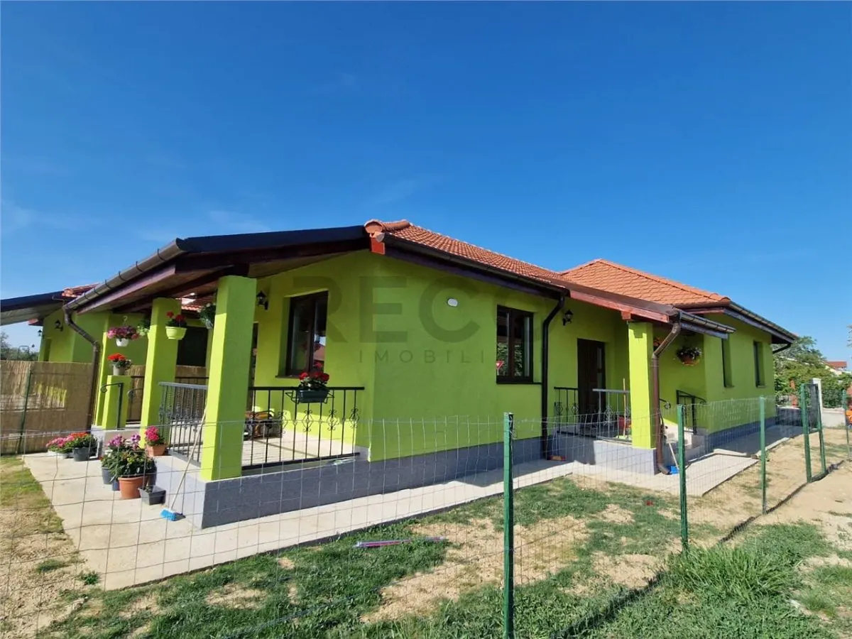 RECO Casa noua cu toate utilitatile in Bors - foto 1