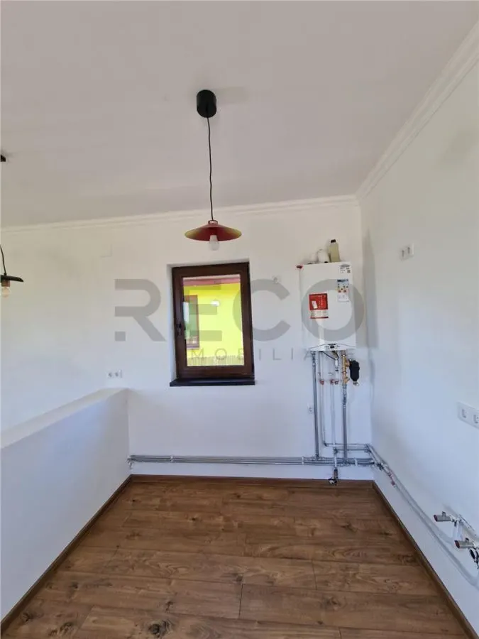 RECO Casa noua cu toate utilitatile in Bors - foto 11