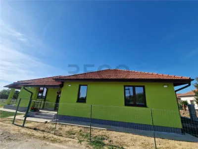 RECO Casa noua cu toate utilitatile in Bors - foto 3