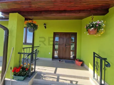 RECO Casa noua cu toate utilitatile in Bors - foto 4