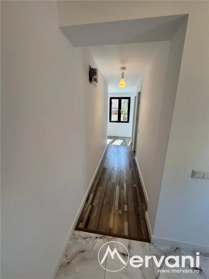 Casa de vanzare cu 2 apartamente in Azuga - foto 13