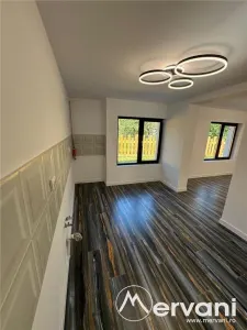Casa de vanzare cu 2 apartamente in Azuga - foto 16