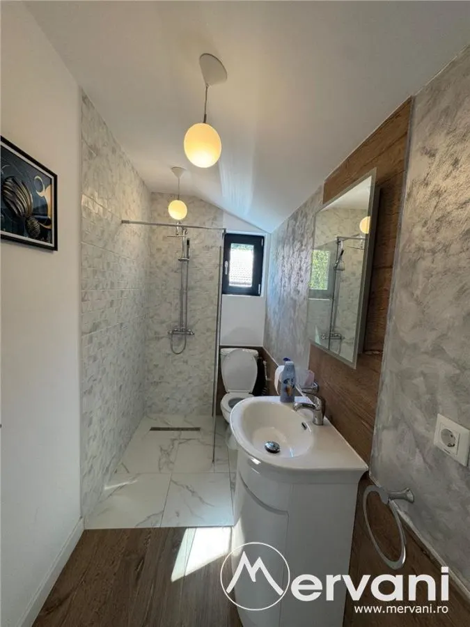 Casa de vanzare cu 2 apartamente in Azuga - foto 20