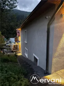 Casa de vanzare cu 2 apartamente in Azuga - foto 3