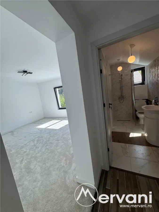 Casa de vanzare cu 2 apartamente in Azuga - foto 21