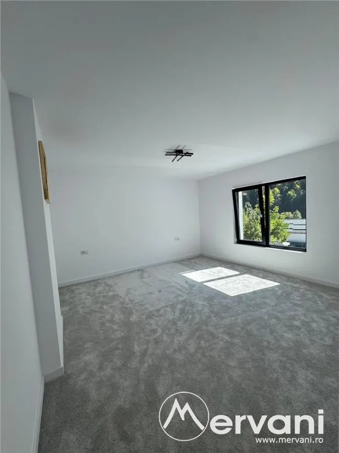 Casa de vanzare cu 2 apartamente in Azuga - foto 23