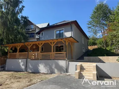 Casa de vanzare cu 2 apartamente in Azuga - foto 25