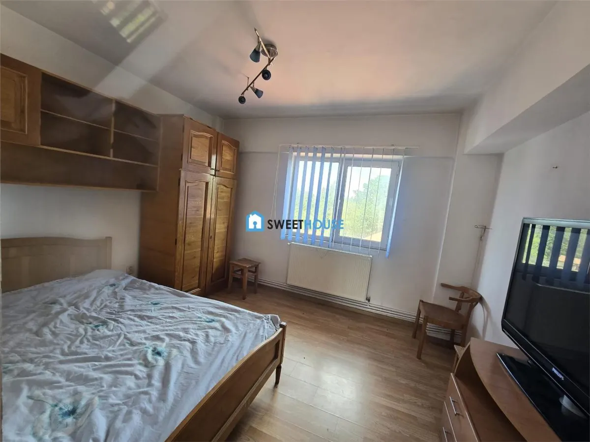 Apartament decomandat cu 3 camere, 2 bai si 3 balcoane  Str. Tabacari, Fagaras - foto 12