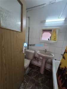 Apartament decomandat cu 3 camere, 2 bai si 3 balcoane  Str. Tabacari, Fagaras - foto 14