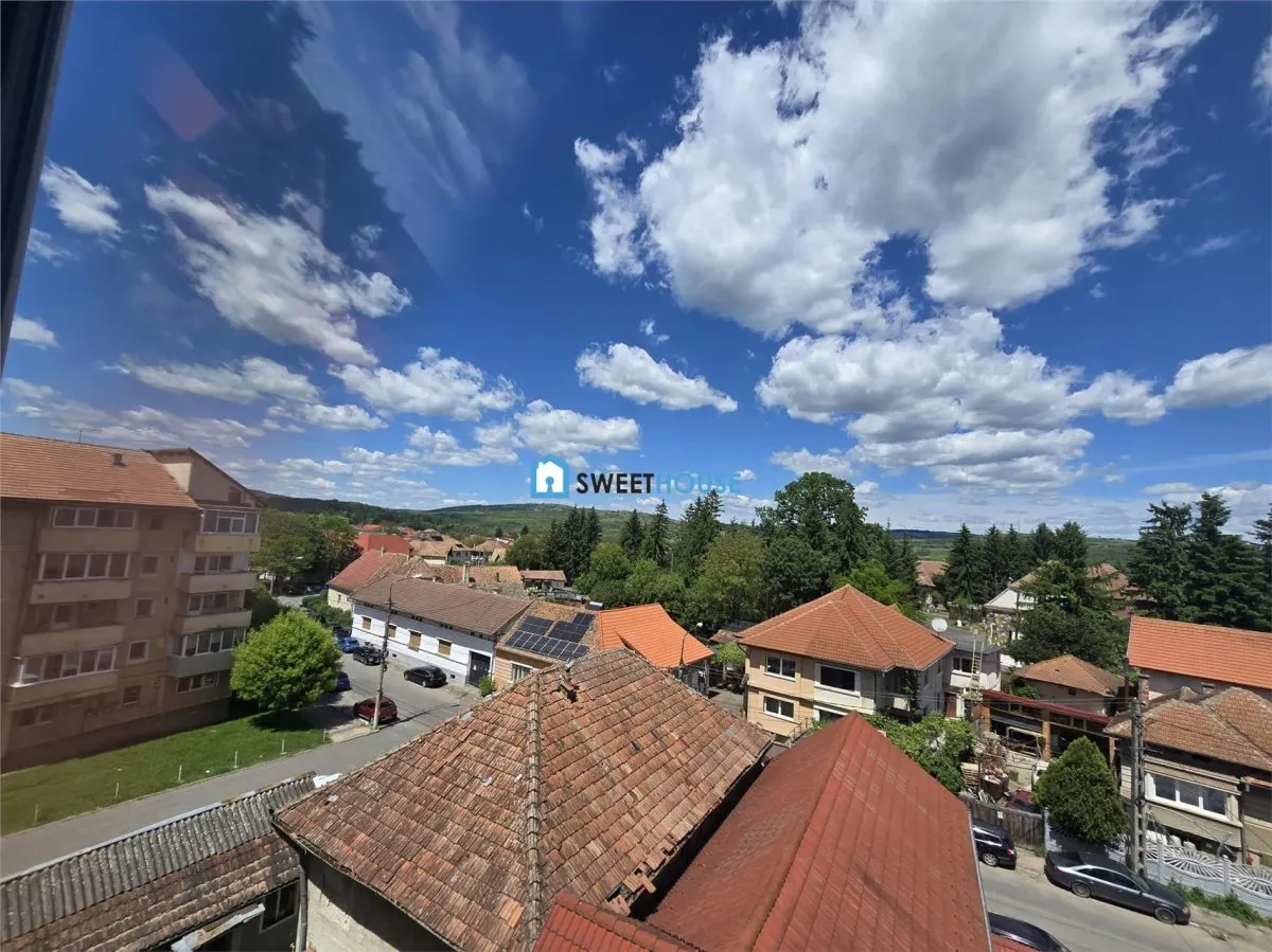 Apartament decomandat cu 3 camere, 2 bai si 3 balcoane  Str. Tabacari, Fagaras - foto 3