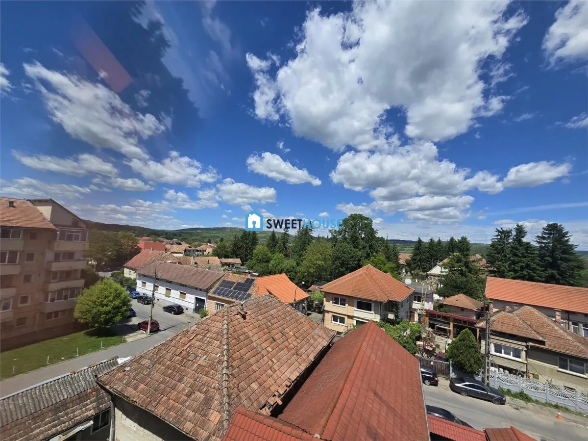 Apartament decomandat cu 3 camere, 2 bai si 3 balcoane  Str. Tabacari, Fagaras - foto 4