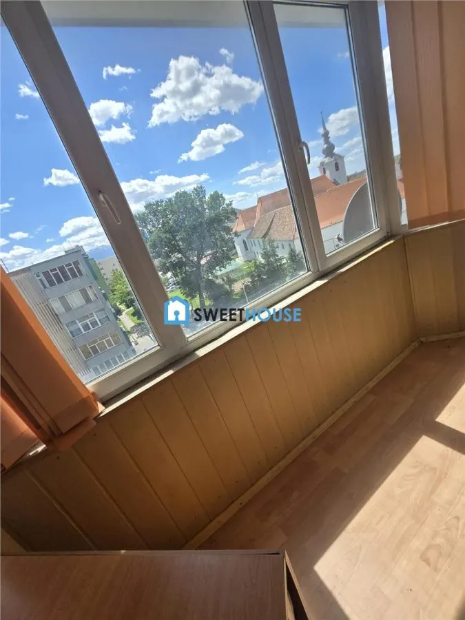 Apartament decomandat cu 3 camere, 2 bai si 3 balcoane  Str. Tabacari, Fagaras - foto 9