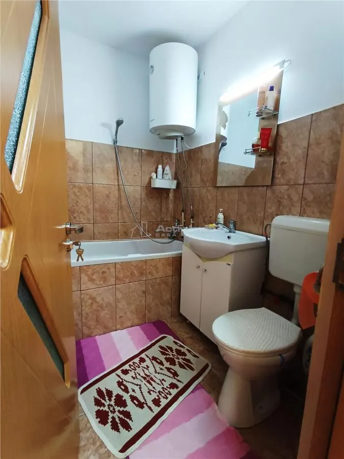 Apartament 2 camere in zona centrala Moldova Noua - foto 11