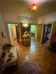 Apartament de vanzare cu 4 camere, Str. Moldovei-Central - foto 2
