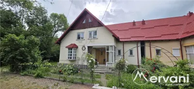 Vila de vanzare cu 6 camere si teren de 5116 mp in Cornu - Cornu