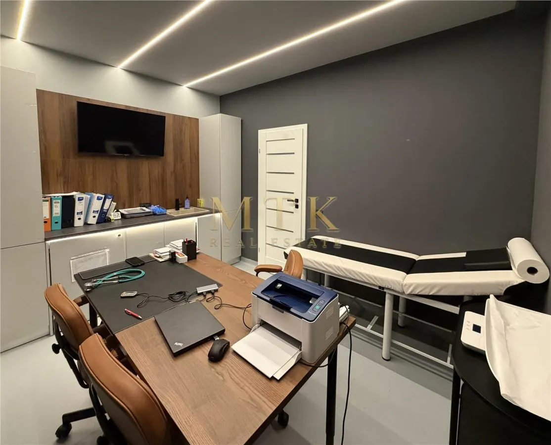 Vila moderna renovata complet | Clinica medicala la cheie | D+P+1E+M | AVIATORILOR - foto 11