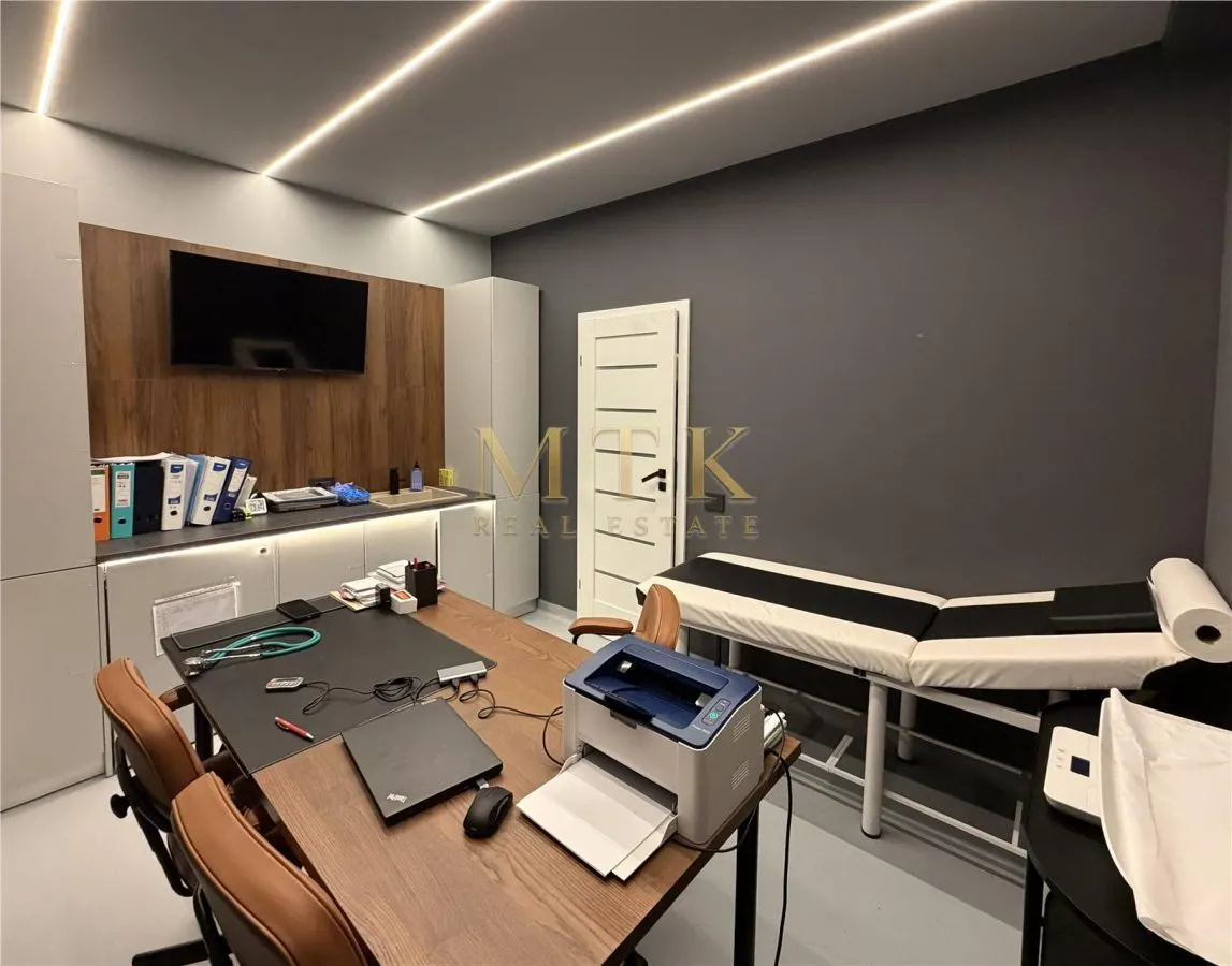 Vila moderna renovata complet | Clinica medicala la cheie | D+P+1E+M | AVIATORILOR - foto 13