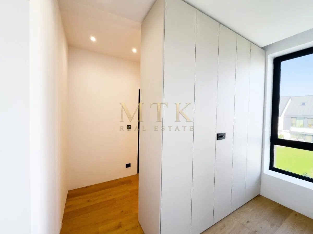 Vila Smart Home de vanzare | 4 Camere | Design Modern si Sustenabil |  Matei Millo - foto 13