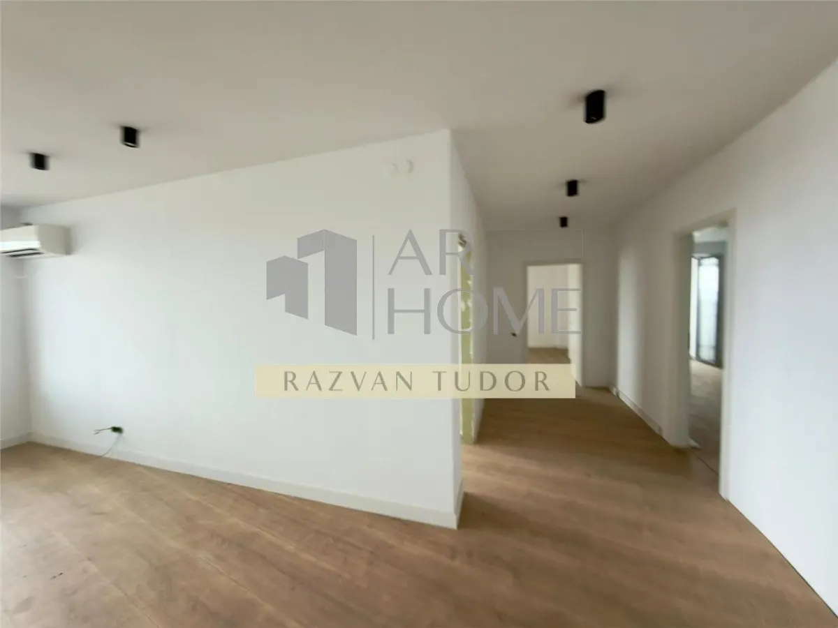 Apartament 4 camere de lux , Ploiesti , zona ultracentrala , Gh.Doja - foto 12