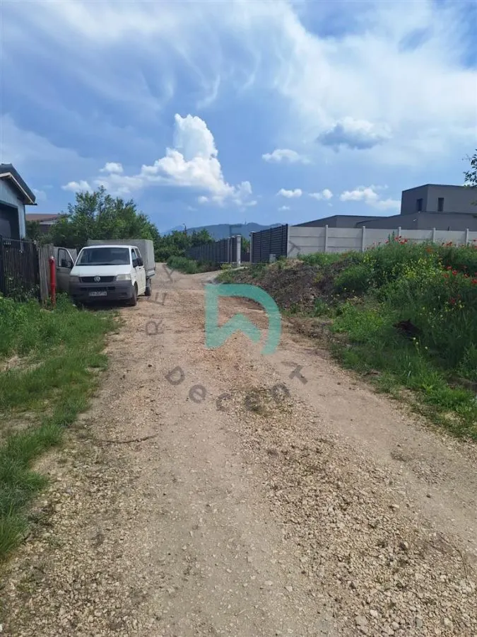 Teren intravilan de vanzare Bartolomeu  Brasov - foto 5