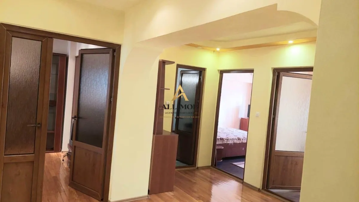 Apartament 4 camere in Targoviste,zona CFR - foto 8